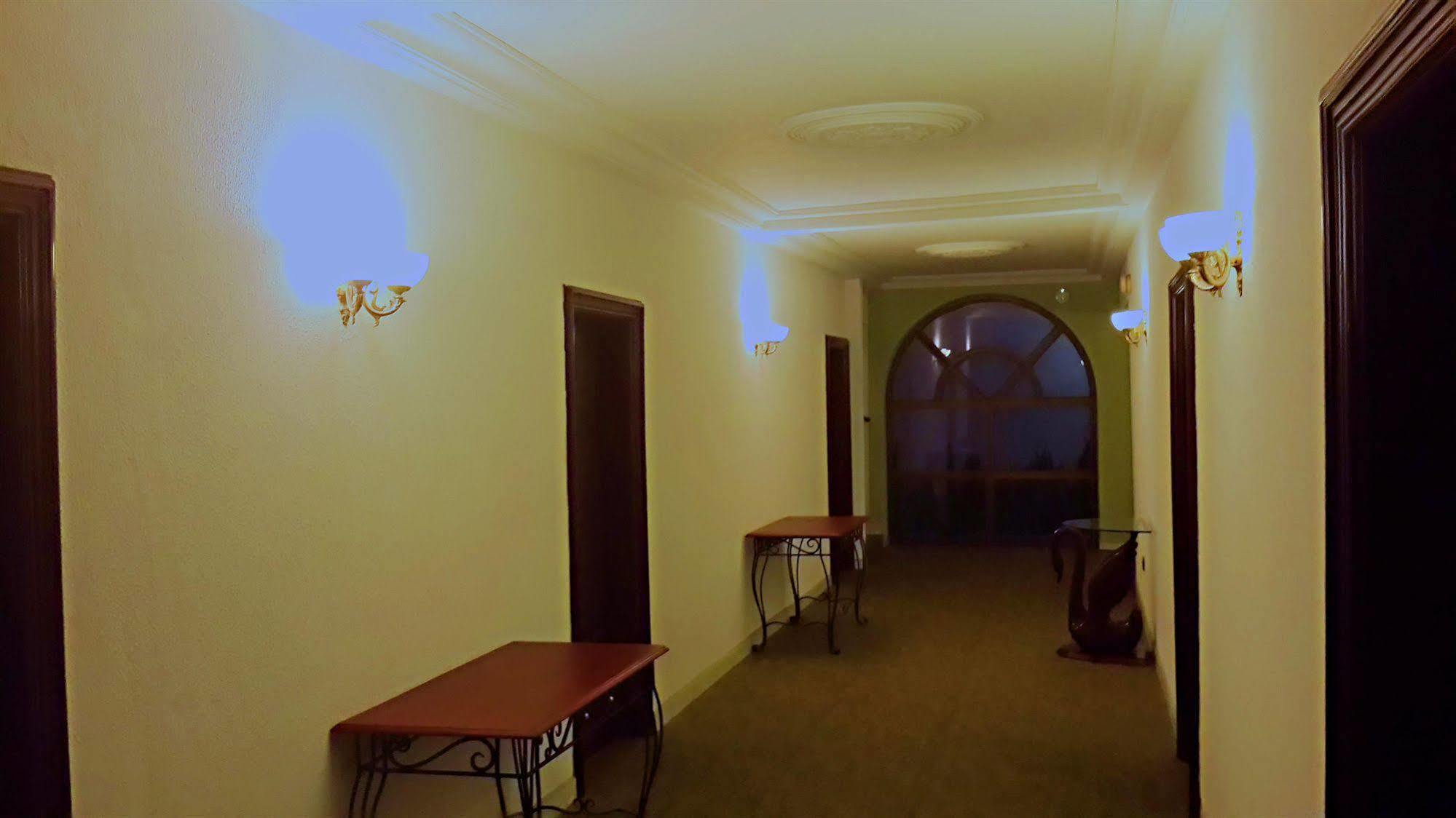 M Plaza Hotel アクラ エクステリア 写真